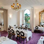 Otel Chapelle Et Parc Lourdes