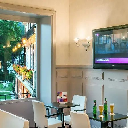 Chapelle Et Parc 卢德