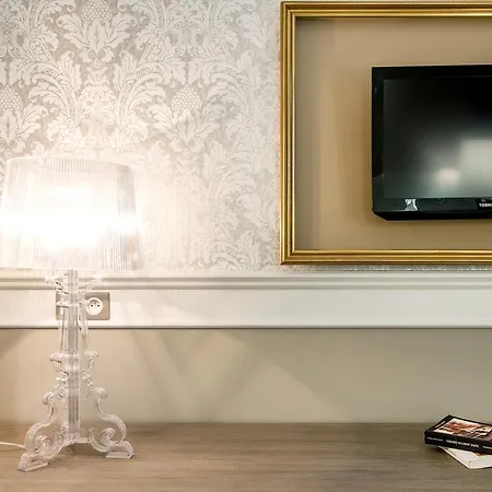 Chapelle Et Parc 4* 卢德