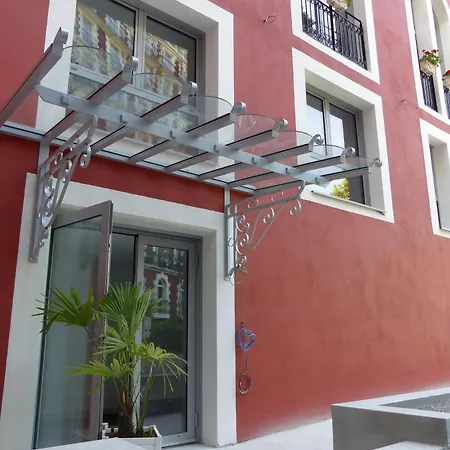 Chapelle Et Parc 4* Lourdes