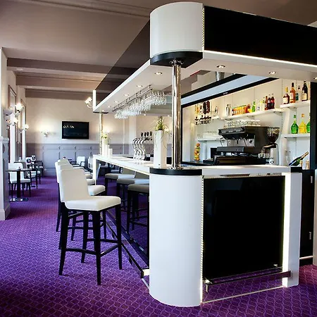 Chapelle Et Parc Otel Lourdes