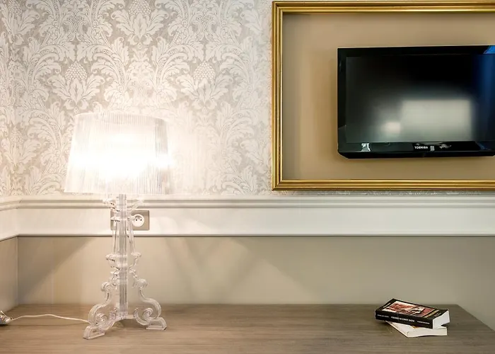 Chapelle Et Parc 4* ルルド