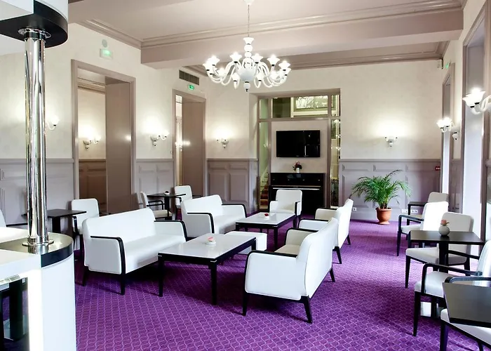 Chapelle Et Parc Hotel Lourdes