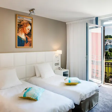 Chapelle Et Parc Hotell 4*