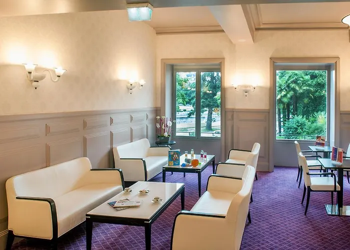 Chapelle Et Parc Hotell 4*