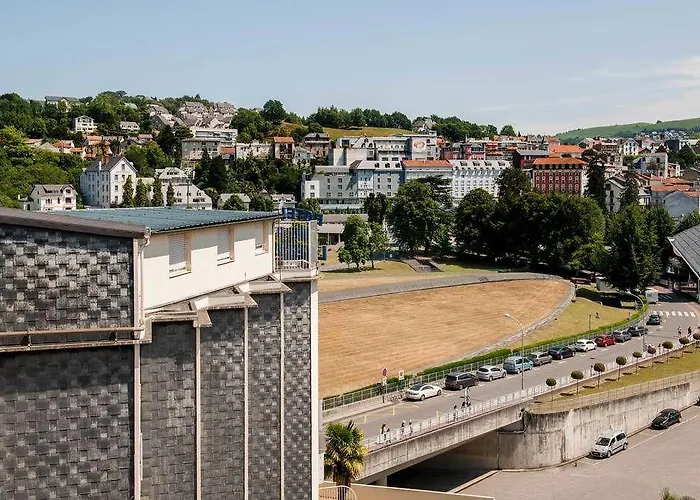 Hotell Chapelle Et Parc Lourdes