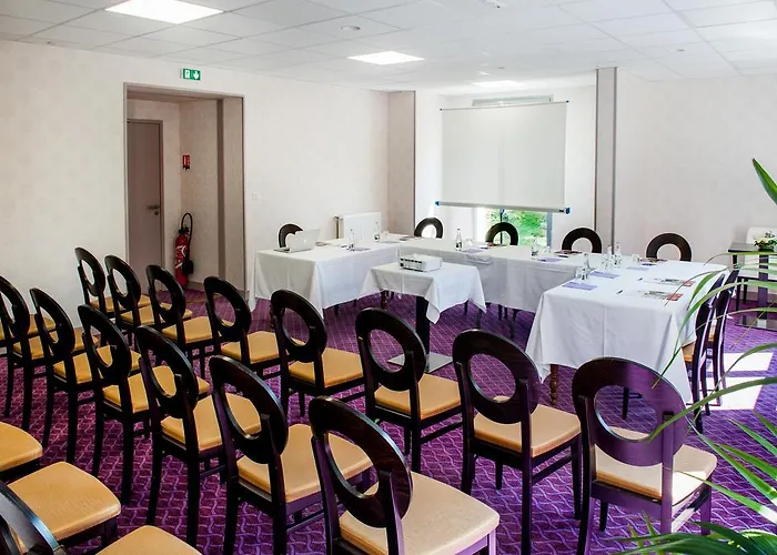 Chapelle Et Parc Hotell Lourdes