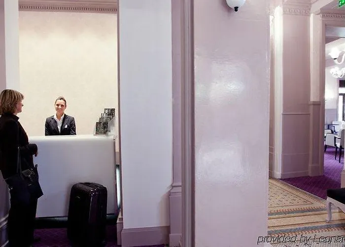 Chapelle Et Parc Hotell 4*