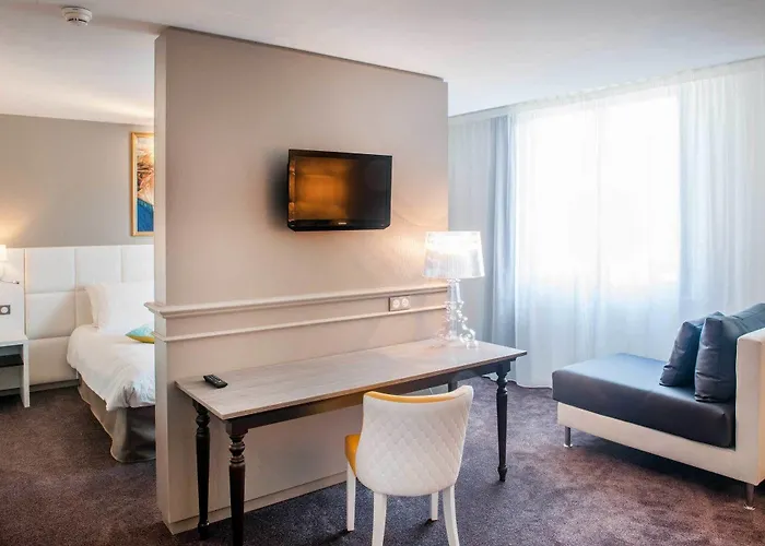 Hotell Chapelle Et Parc 4*