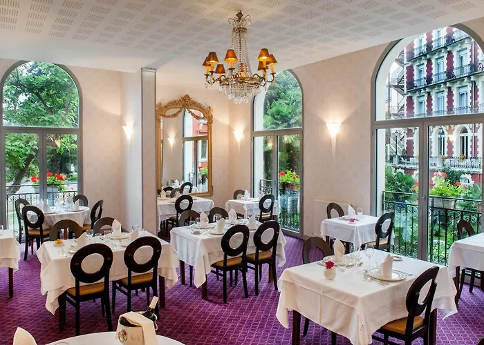 Chapelle Et Parc Hotell 4*