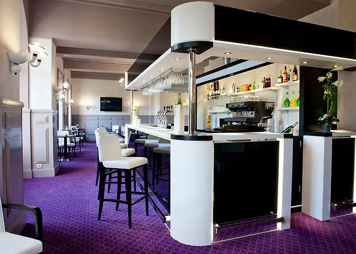 Chapelle Et Parc Hotell Lourdes