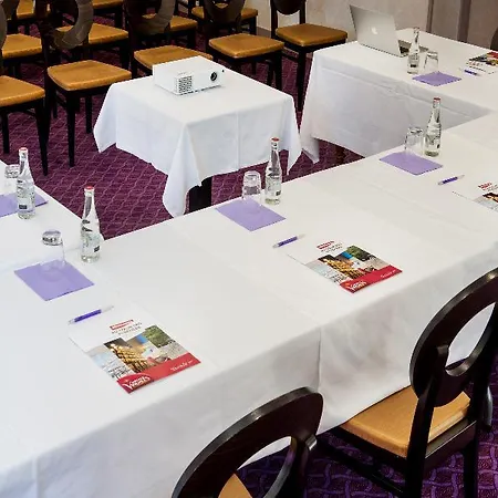 Chapelle Et Parc מלון לורדה