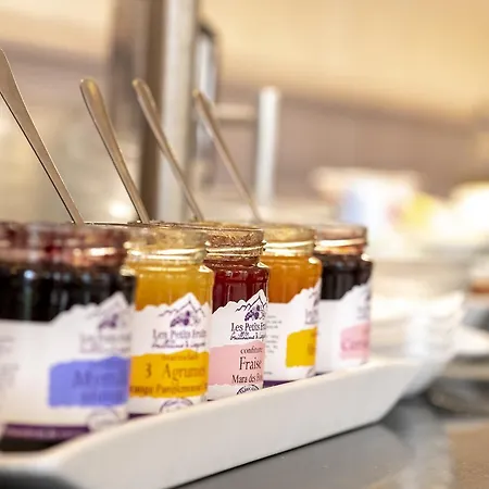 Chapelle Et Parc מלון 4*