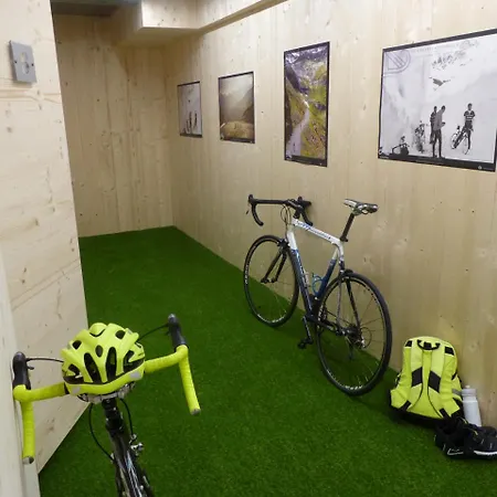 מלון Chapelle Et Parc 4*