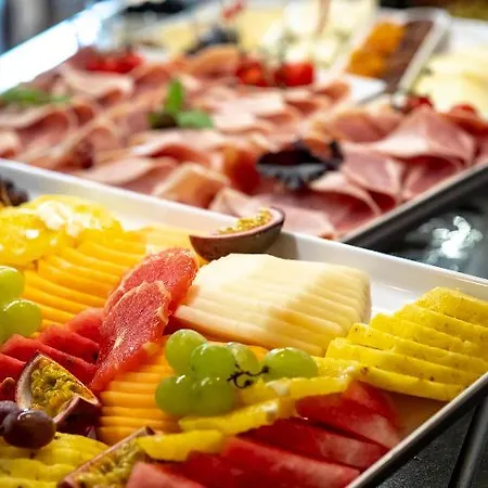 Chapelle Et Parc 4* לורדה