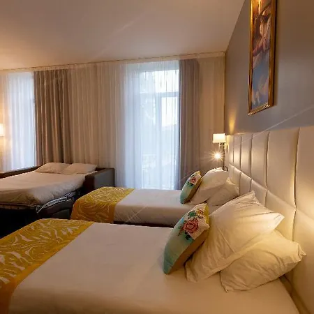 Chapelle Et Parc מלון לורדה