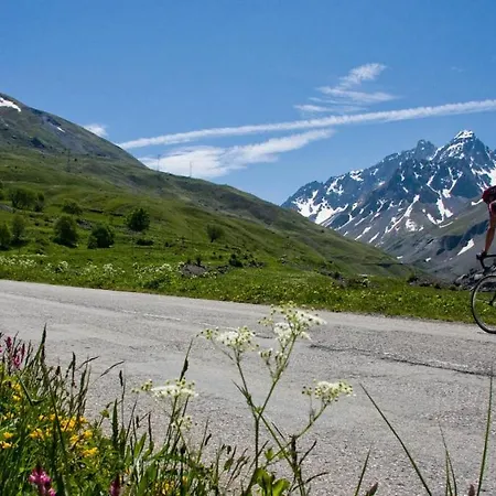 Chapelle Et Parc מלון 4*