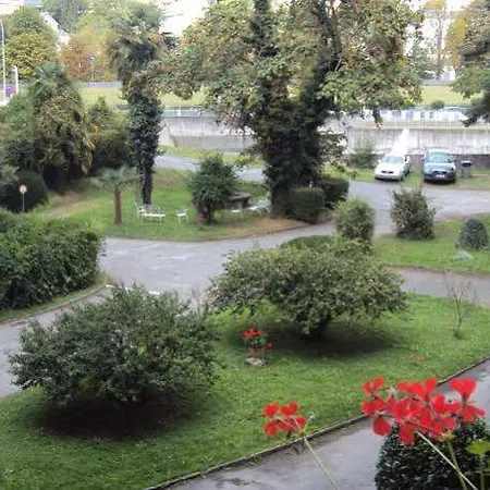 Chapelle Et Parc לורדה