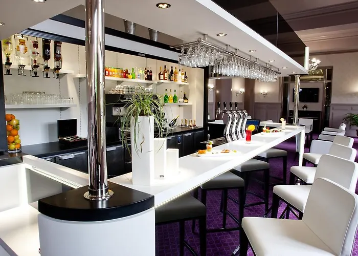 Chapelle Et Parc Hotel