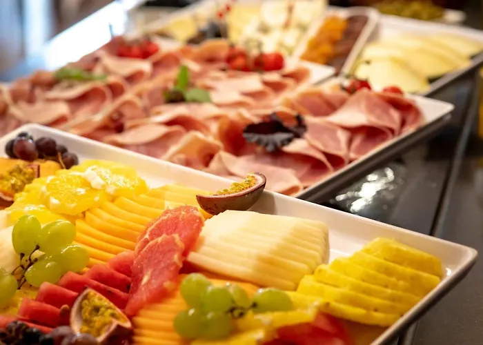 Hotel Chapelle Et Parc Lourdes